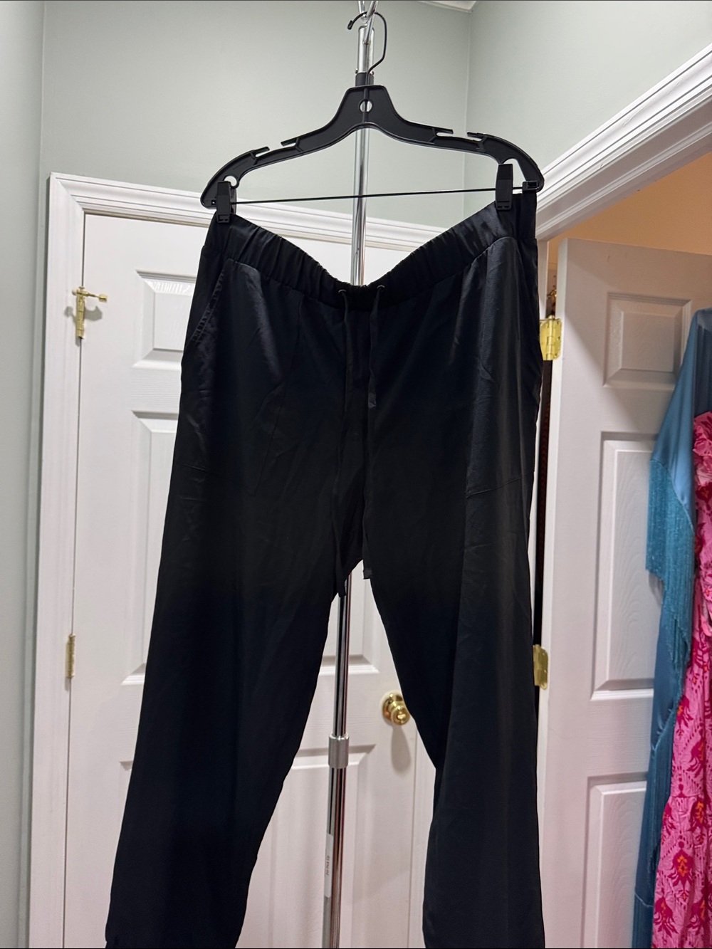 G by Giuliana Black Elastic Waist Jogger Pants